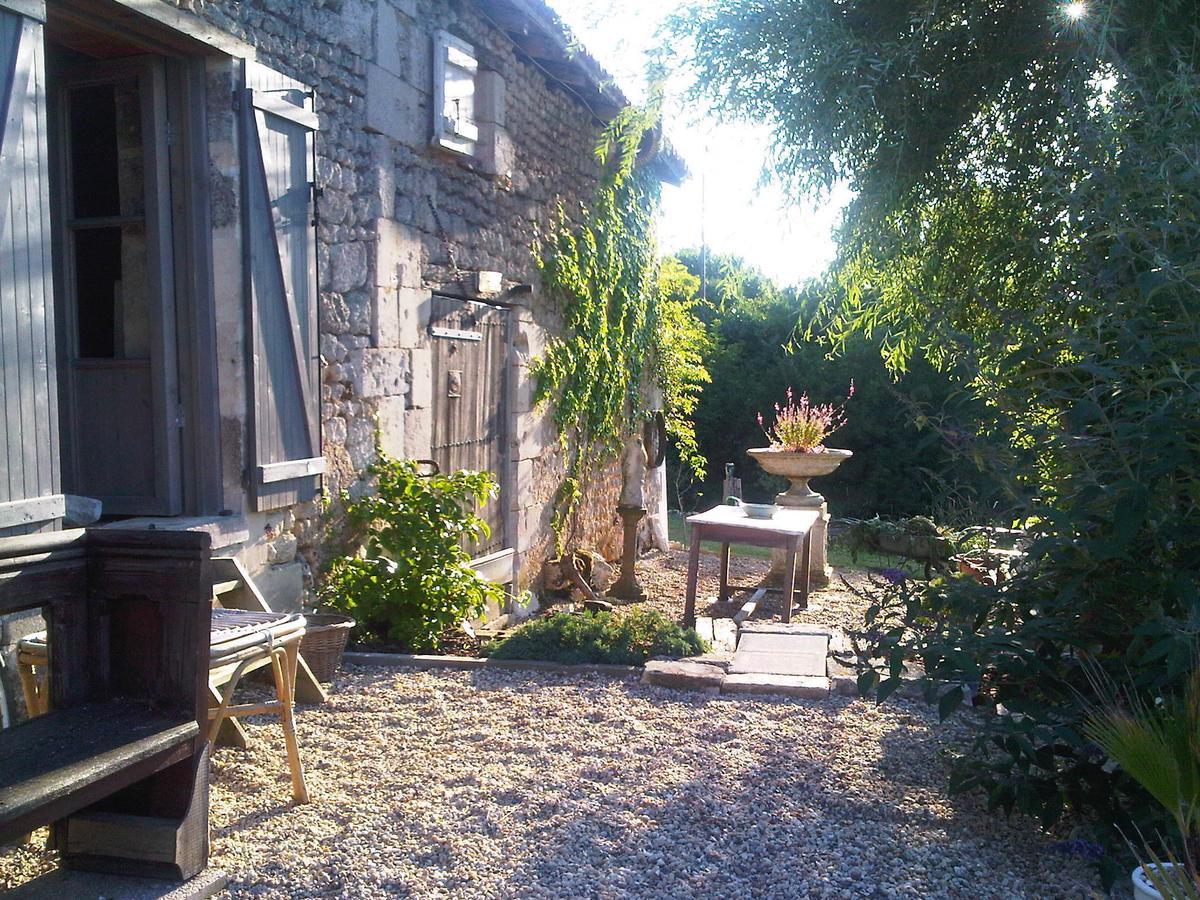 Chez Brown Acomodação com café da manhã Saint-Thomas-de-Cônac Exterior foto